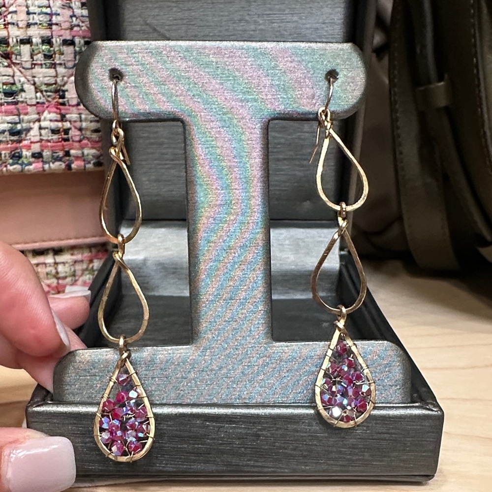 💜 Gold and Pink Teardrop Earrings
